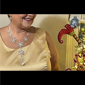 Bling Snowflake Necklace with matching Earrings